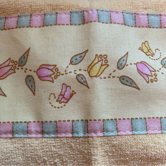 Collections Etc 3-Piece Garden Yellow Pink Towel Set Bath Washcloth - Picture 2 of 6